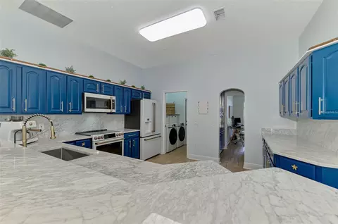 Kitchen - 5106 76th St E, Bradenton, FL 34203 photo 2 of 7