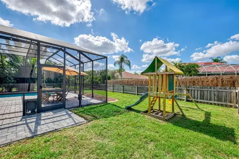 Exterior - 5106 76th St E, Bradenton, FL 34203 photo 11 of 12