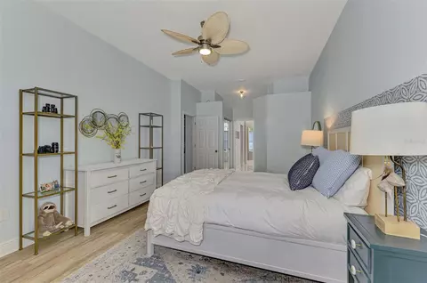 Bedroom - 5106 76th St E, Bradenton, FL 34203 photo 3 of 7
