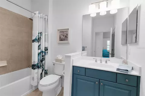 Bath - 4521 Deep Creek Ter, Parrish, FL 34219 photo 4 of 5