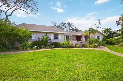 3951 Country View Dr, Sarasota, FL 34233