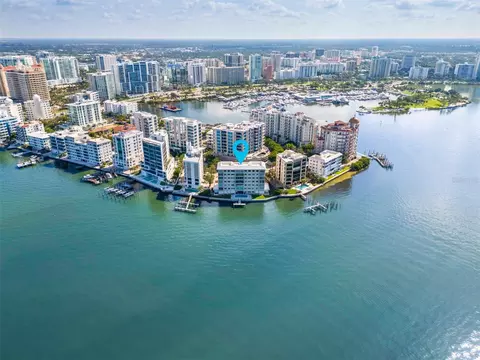 350 Golden Gate Pt #51, Sarasota, FL 34236