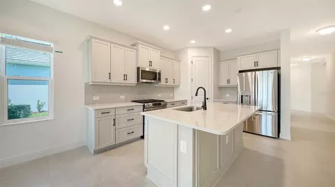 Kitchen - 17682 Sylvester Dr, Venice, FL 34293 photo 2 of 5