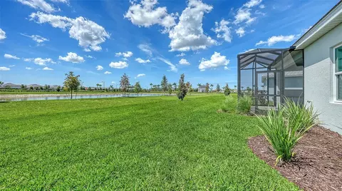 Exterior - 17682 Sylvester Dr, Venice, FL 34293 photo 3 of 5