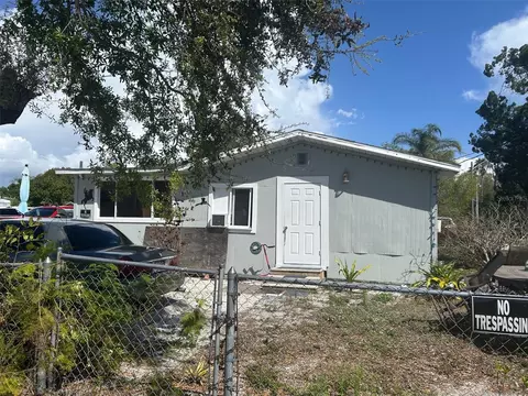 2411 6th St E, Bradenton, FL 34208