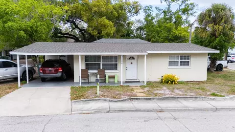 1006 12th Ave W, Bradenton, FL 34205