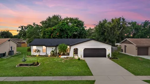 816 Queen Palm Ln, Sarasota, FL 34243