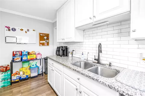 Kitchen - 3012 17th St E, Bradenton, FL 34208 photo 1 of 3