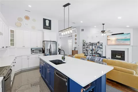 Kitchen - 10810 Sailbrooke Dr, Riverview, FL 33579 photo 2 of 3