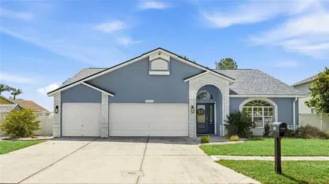 Exterior - 10810 Sailbrooke Dr, Riverview, FL 33579 photo 2 of 14