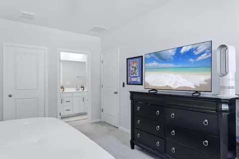 Bedroom - 806 170th Ct E, Bradenton, FL 34212 photo 2 of 5