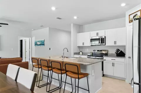 Kitchen - 806 170th Ct E, Bradenton, FL 34212 photo 1 of 2