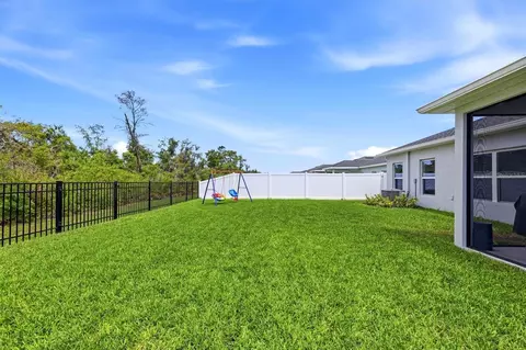 Exterior - 806 170th Ct E, Bradenton, FL 34212 photo 6 of 7