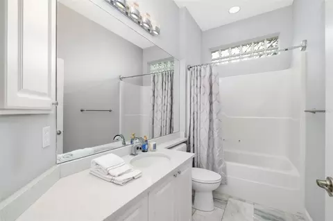 Bath - 5237 97th St E, Bradenton, FL 34211 photo 4 of 4
