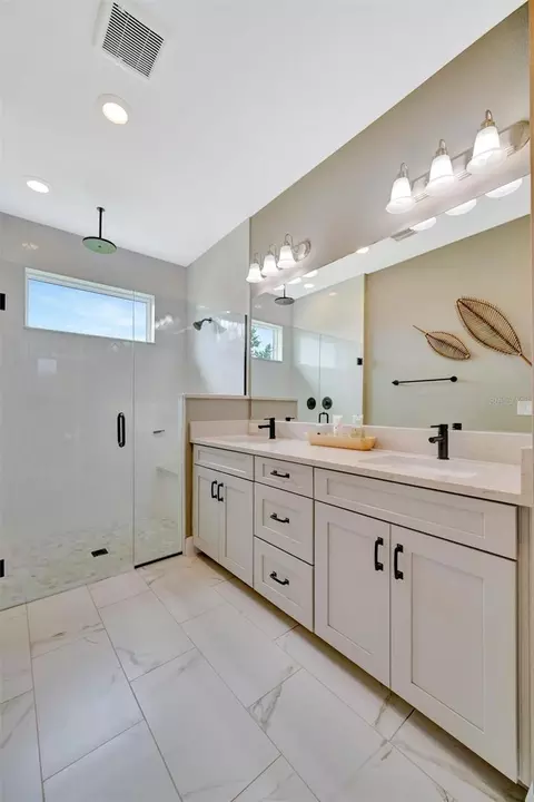 Bath - 18173 Cherished Loop, Bradenton, FL 34211 photo 6 of 9