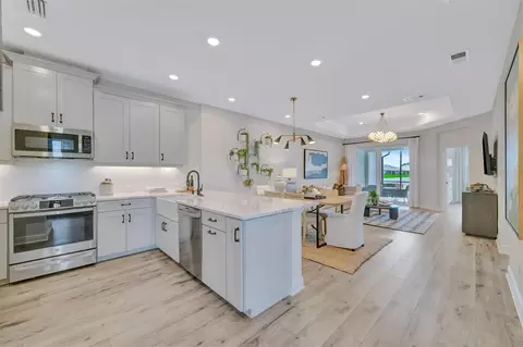 Kitchen - 18173 Cherished Loop, Bradenton, FL 34211 photo 10 of 11