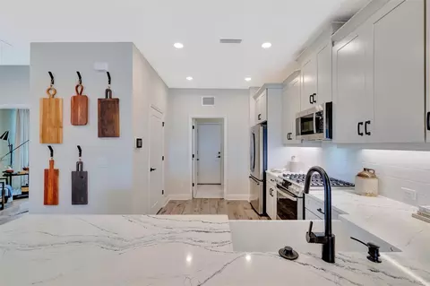 Kitchen - 18173 Cherished Loop, Bradenton, FL 34211 photo 11 of 11