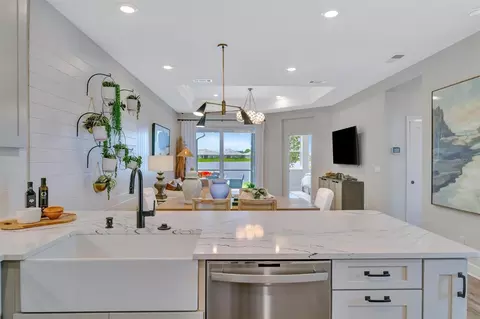 Kitchen - 18173 Cherished Loop, Bradenton, FL 34211 photo 9 of 11