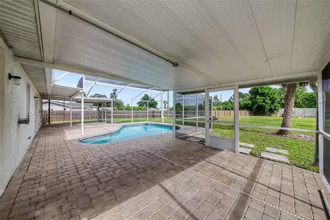 Exterior - 5615 18th Ave E, Bradenton, FL 34208 photo 11 of 19