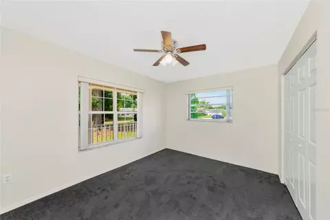 Bedroom - 5615 18th Ave E, Bradenton, FL 34208 photo 4 of 7