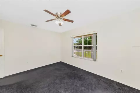 Bedroom - 5615 18th Ave E, Bradenton, FL 34208 photo 3 of 7
