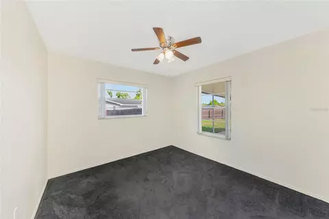 Bedroom - 5615 18th Ave E, Bradenton, FL 34208 photo 5 of 7