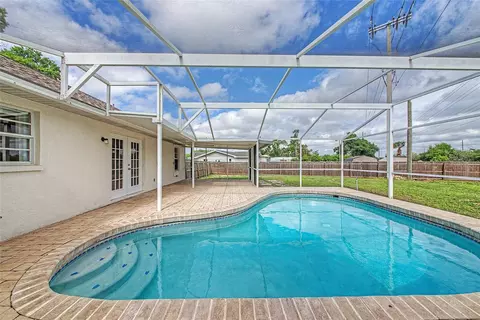 Exterior - 5615 18th Ave E, Bradenton, FL 34208 photo 4 of 19