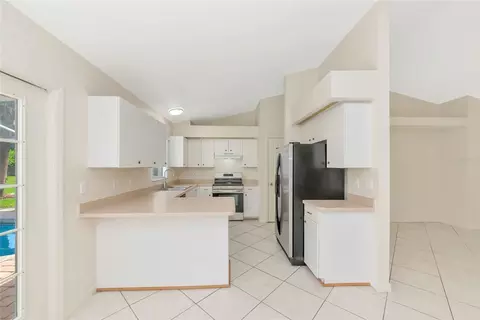 Kitchen - 5615 18th Ave E, Bradenton, FL 34208 photo 2 of 5