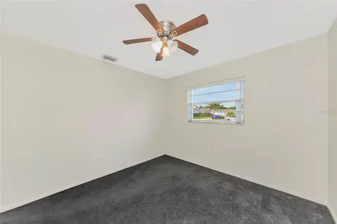 Bedroom - 5615 18th Ave E, Bradenton, FL 34208 photo 7 of 7