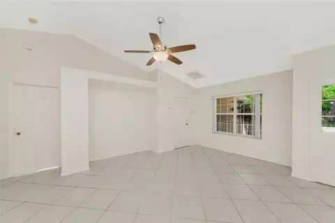 Living - 5615 18th Ave E, Bradenton, FL 34208 photo 2 of 6