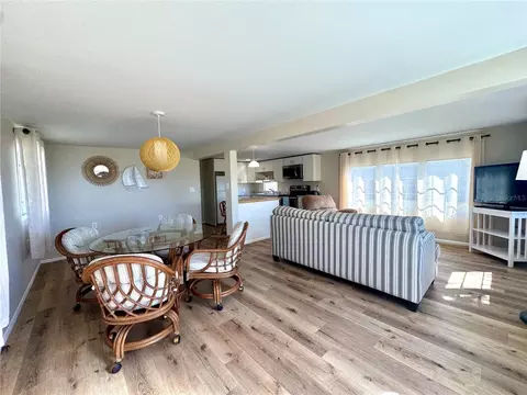 8 6th St, Bradenton, FL 34210 photo 6