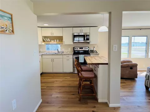 8 6th St, Bradenton, FL 34210 photo 17