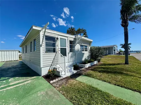 8 6th St, Bradenton, FL 34210 photo 2