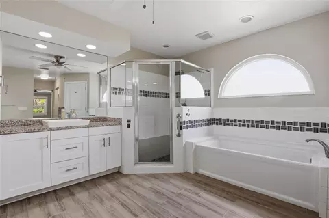 Bath - 5207 86th Street Ct W, Bradenton, FL 34210 photo 2 of 3