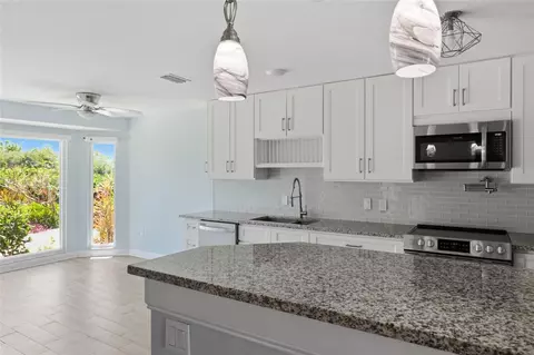 Kitchen - 5207 86th Street Ct W, Bradenton, FL 34210 photo 3 of 4