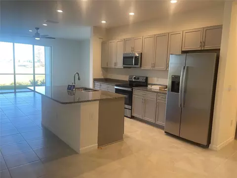 Kitchen - 11682 Bluestone Ct, Parrish, FL 34219 photo 2 of 2