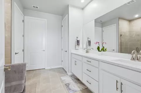 Bath - 11249 Boundless Ter, Venice, FL 34293 photo 1 of 4