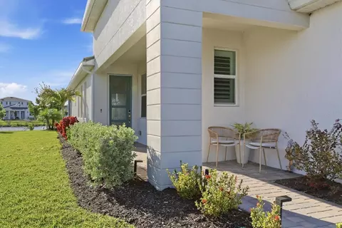 Exterior - 11249 Boundless Ter, Venice, FL 34293 photo 2 of 15