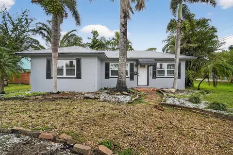 8301 Riverside Dr NE, Saint Petersburg, FL 33702