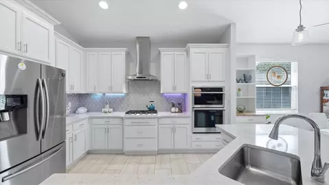 Kitchen - 12815 Rainwashed Loop, Parrish, FL 34219 photo 1 of 4