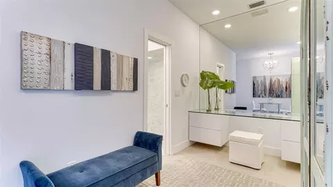 Entry Way - 51 Macewen Dr #5, Osprey, FL 34229 photo 3 of 4