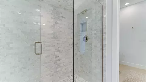 Bath - 51 Macewen Dr #5, Osprey, FL 34229 photo 3 of 3