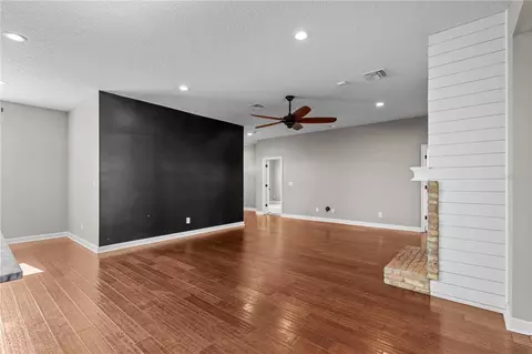 Living - 14805 Us-301 N, Parrish, FL 34219 photo 6 of 8