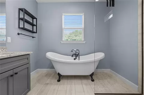 Bath - 14805 Us-301 N, Parrish, FL 34219 photo 2 of 9