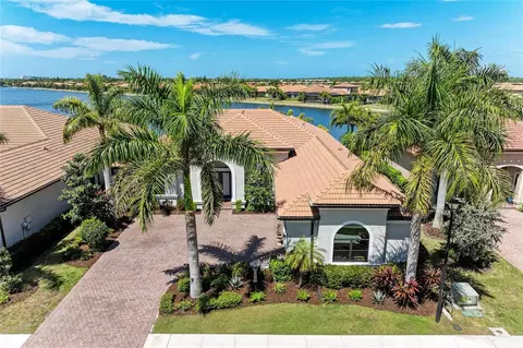 352 Maraviya Blvd, Nokomis, FL 34275