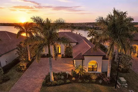 352 Maraviya Blvd, Nokomis, FL 34275