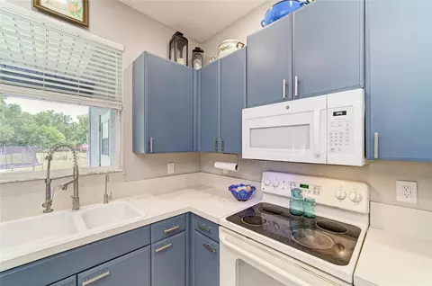 Kitchen - 12010 69th St E, Parrish, FL 34219 photo 4 of 5