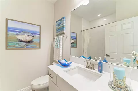 Bath - 12419 Oak Hill Way, Parrish, FL 34219 photo 3 of 4