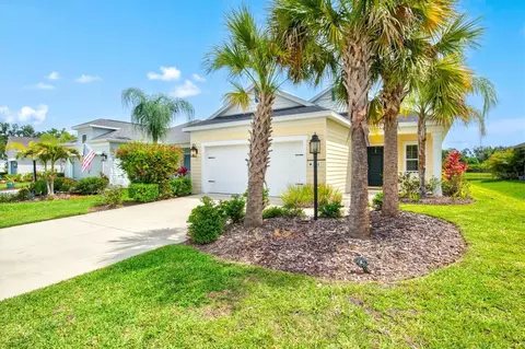 Exterior - 3714 Woodmont Dr, Parrish, FL 34219 photo 4 of 18