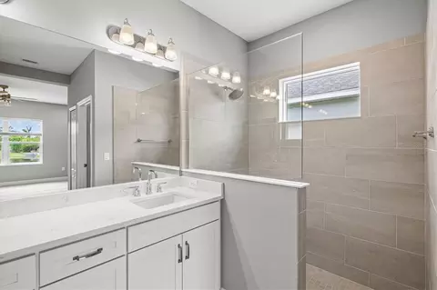 Bath - 3714 Woodmont Dr, Parrish, FL 34219 photo 2 of 4